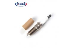 China Auto Car Engine Parts Spark Plug Ignition Spare Parts Spark Plug supplier