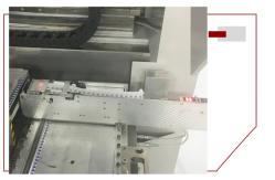 China Auto Precision Label Feeder For Siemens D Series Machine 32mm Width supplier