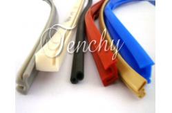 China Vehicle Gasket Sealing Silicone Sponge Rubber Extrusions Low Flammability No Harmful supplier