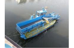 China 75 kW Automatic Cleaning Boat for Efficient Water Garbage Collection supplier