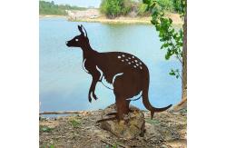 China High Durable Rust-Resistant Garden Metal Decorations Opossum Shape supplier