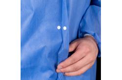 China CE Unisex Disposable Medical SMS Lab Coat With Snaps Elastic Cuff Shirt Collar supplier