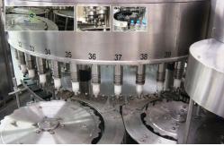 China PET Bottle Water Filling Machines Gravity Filling Method For Pure Water supplier