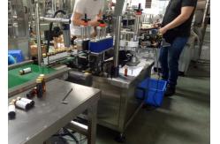 China Vertical Round Bottle Sticker Labelling Machine / Square Bottle Wrap Around Labeling Machine supplier