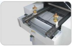 China Automatic Small SMT 4 Zone Reflow Oven With Touch Screen PLC Control supplier