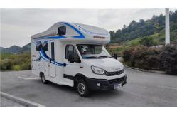 China 170 hp 3 Beds RV Caravan Van , Rotary Toilet Mobile Home Camper Van supplier