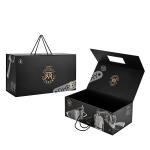 Sturdy Foldable Magnetic Boxes Rigid Collapsible Cardboard Boxes With Handle for sale