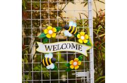 China Garden Metal Wall Hanging Ornaments Handmade Bee Pattern Welcome Slogan supplier