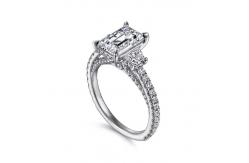 China Lab Diamond Wedding Band VVS Clarity HPHT Emerald Cut Lab Grown Diamond Ring supplier