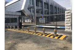 China Stainless Steel Bollards Hydraulic Road Blocker Variable Frequency Controller With LED Light supplier