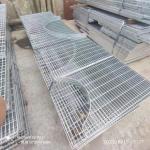 Platform Q235 Carbon Galvanized Steel Grating Customized Special Shaped for sale