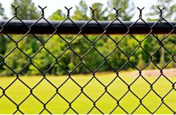 China Durable Black Chain Link Fence Privacy Fabric Hot Dipped Galvanized Mesh Fence supplier