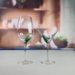 China Customized Hand-blow Clear Red Wine Glass Martini Glass For Party manufacturer