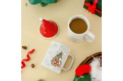 China 3D Festival Customized Ceramic Coffee Cups Mug With Round Handle 540ml Capacity supplier