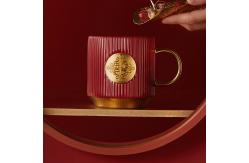 China Customized Gold Handle Mugs With Gold Nameplate In Durable Earthenware / Stoneware / Porcelain supplier