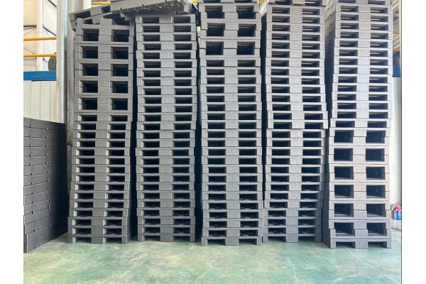 High Stackability Industrial Storage Containers Plastic Pallets 1-2ton Capacity
