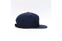 China Polyester Summer Hip Hop Flat Cap Adjustable Size Classic Snapback Hats supplier