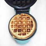 Portable 120V 550W Mini Waffle Maker Machine Non Stick Cooking Surface for sale