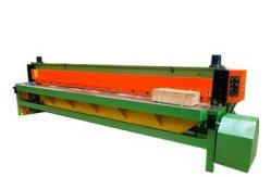 China PLC Control High Accuracy 4.5m Wire Mesh Cutting Machine Shearing Gabion Sheet supplier