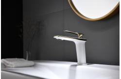 China T&F Bathroom Basin Faucets , Chrome Brass Single Hole Basin Mixer Tap supplier