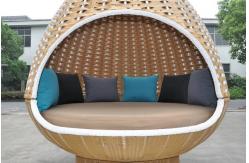 China Durable Discount Rattan Furniture 7PCS Rattan Hanging Chair / Daybed With Round Base supplier