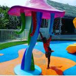 Fiberglass Water Splash Pad 2.5m Height Jellyfish Spray Toys For Children for sale