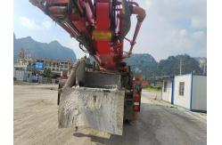 China Stable Condition Concrete Pump Trucks with Basic Maintenance and 1400mm Feeding Height supplier