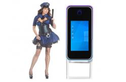 China Led Frame Magic Mirror Photo Booth LCD Screen Magic Selfie Mirror supplier