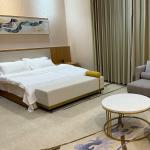 Luxury 5 Star Hotel Custom Size Bed Wooden Modern Hotel Bedroom Sets for sale
