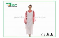 China Anti Oil Smooth Surface Disposable PE Apron Without Sleeves supplier