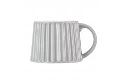 China Cute Ceramic Mugs Handmade 480ml Ceramic Unique Coffee Mug With Lines supplier