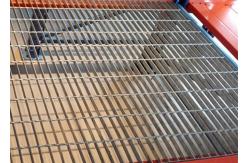 China Hot Dipped Galvanized Serrated Steel Grating Shelves Pallet Racking / Display Racks supplier