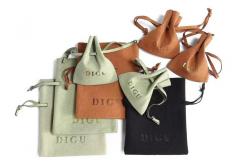China Portable Waterproof Polyester Foldable Reusable Gift Bags With Custom Printed Logo supplier