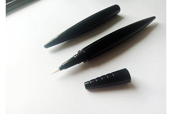Make Up Eyeliner Pencil Packaging Long Lasting Custom Logo Printing ISO