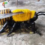 Botanical Garden Small Size Animatronic Bee Robotic Insects Customized for sale
