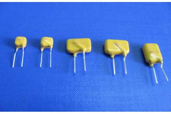 600V Thermistor Temperature Coefficient Smd Resettable Fuse / Polyswitch Resettable Fuse