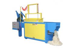 China Chicken Poultry Bedding Pine Wood Shaving Machine 500 To 1500kg Per Hour supplier