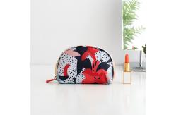 China Shell Shape Polyester Cosmetic Bag With Zipper supplier