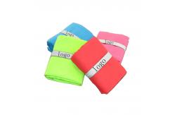 China Polyester and polyamide Microfiber Sports Towel With Mesh Bag Custom Logo supplier