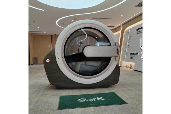 ISO9001 Hardshell Hbot 23% Oxygen Room High Pressure Hyperbaric Chamber