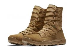 China Phylon Midsole Coyote Brown Tactical Boots For Men Textured Arch OEM supplier