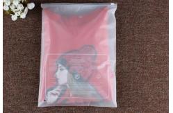 China Resealable EVA Cosmetic Cloth Plastic Pouches Packaging With k Slider supplier