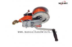 China Color Strap 3000Lb Mini Manual Winch With Webbing supplier