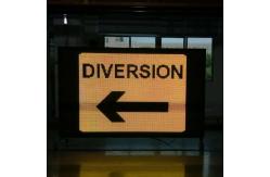 China Waterproof IP65 LED Traffic Display Road Variable Message Board supplier
