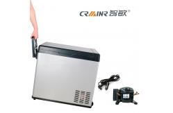 China Anti - Vibration Mini Car Refrigerator , 50L Portable Mini Fridge For Camping supplier