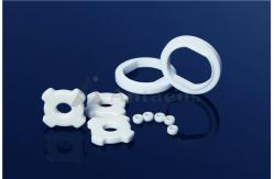 China 95% Machining Ceramic Material Mechanical Aluminum Oxide Insulator supplier