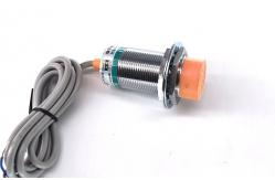 China Lightweight Waterproof Proximity Switch High Repeated Positioning Accuracy supplier