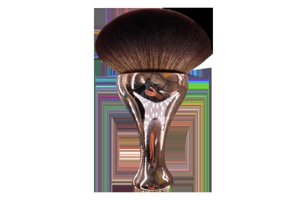 A self-tan blending brush