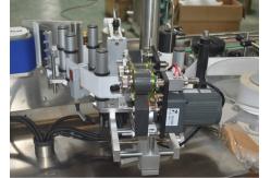 China Vertical Round Bottle Sticker Labelling Machine / Square Bottle Wrap Around Labeling Machine supplier