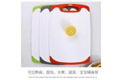 China Pp Non Slip Plastic Chopping Board kitchen With Grooves supplier